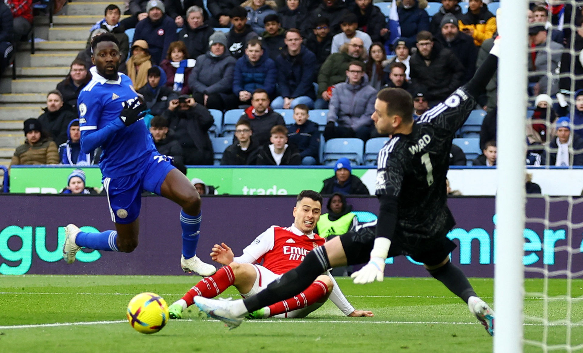 三人的表现 三人的表现